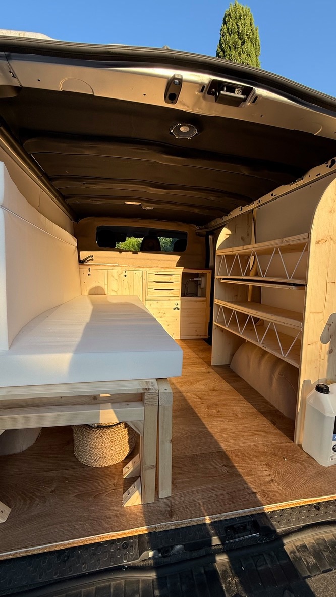 Kit Meubles van aménagé